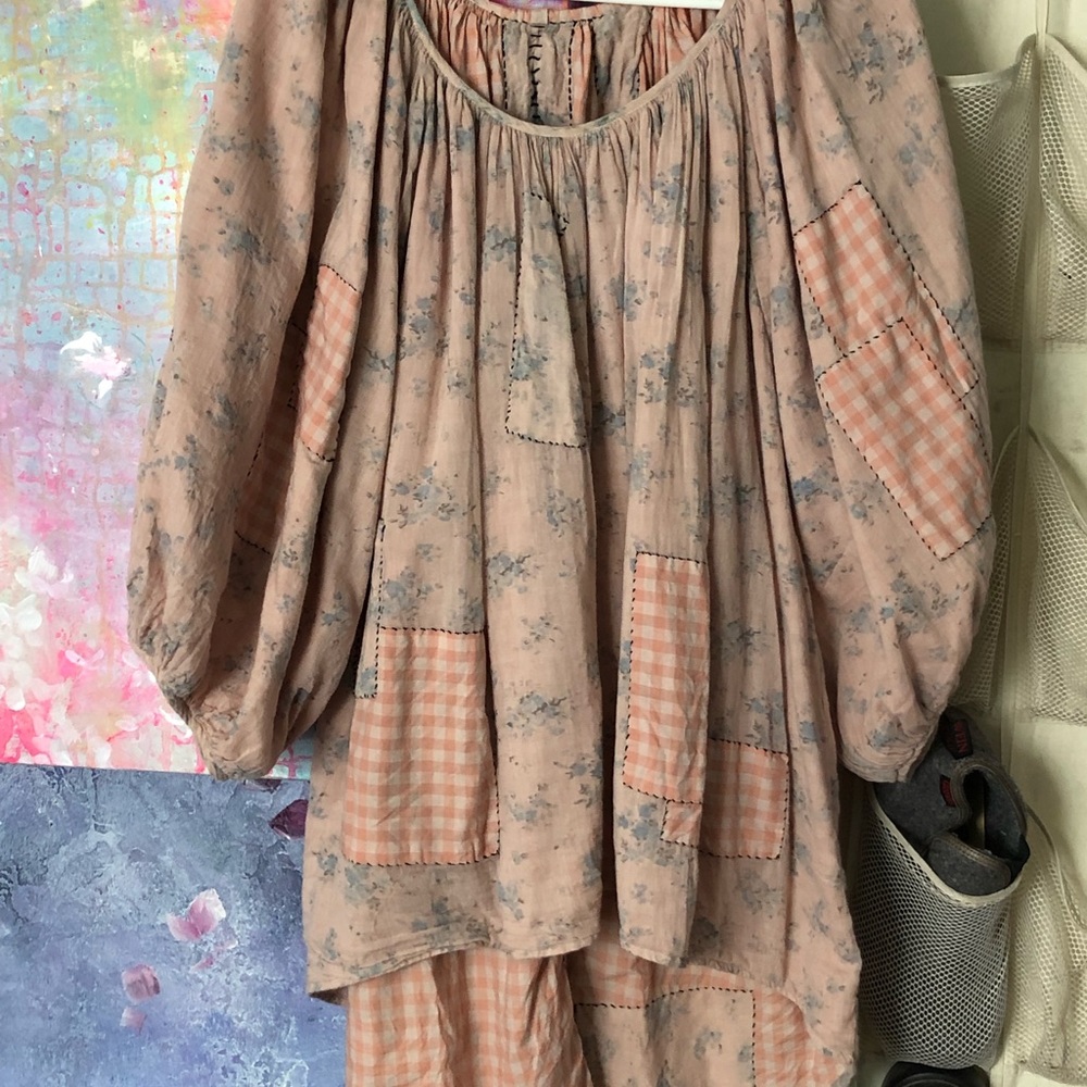 Magnolia pearl top